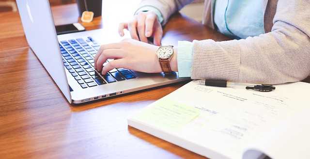 7 ways human designers elevate AI website creation (Beyond what AI alone can do)