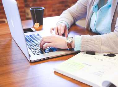 7 ways human designers elevate AI website creation (Beyond what AI alone can do)